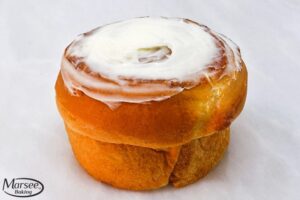 Cinnamon Roll w/ Cream Cheese - Large - 6ct